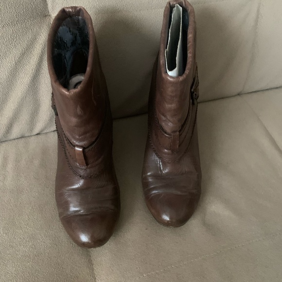 Kenneth Cole Ankle boots, size 7 - Picture 5 of 6
